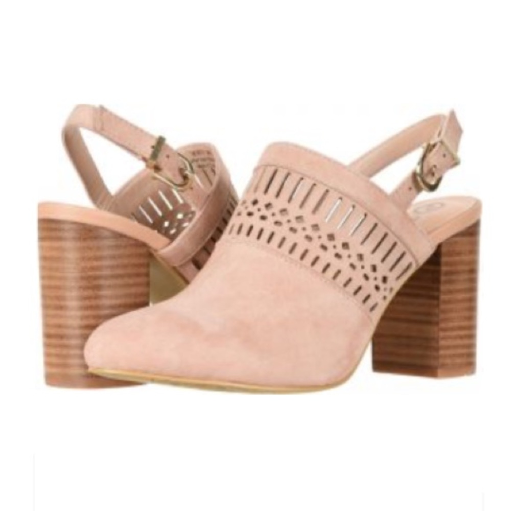 π«SOLDπ« NWOT Bella Vita Cream Suede Mules - Picture 1 of 4